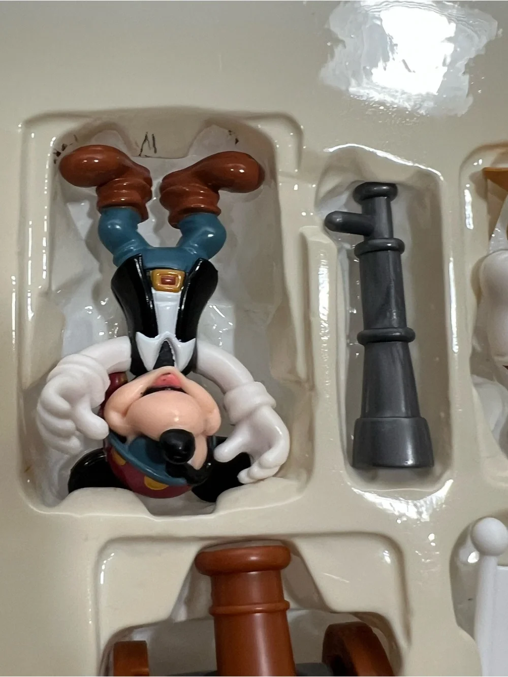 Disney Pirates of the Caribbean Mickey Mouse Pirate Ship Deluxe Playset Vintage,